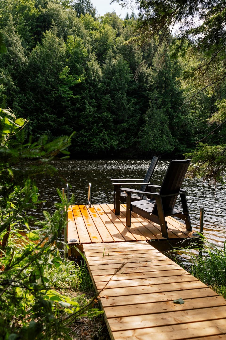 A boutique cabin with its own river dock, Huntsville, Ontario, Canada, photo 5 of 10