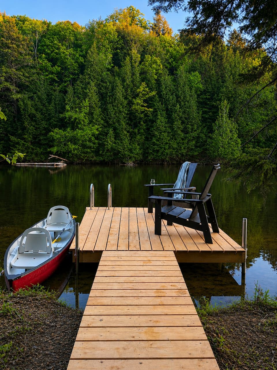 A boutique cabin with its own river dock, Huntsville, Ontario, Canada, photo 1 of 10