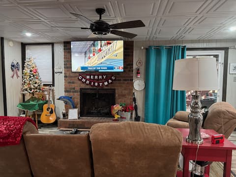 Popular Airbnb listing: Gallatin's Best Nashville within minutes in Gallatin