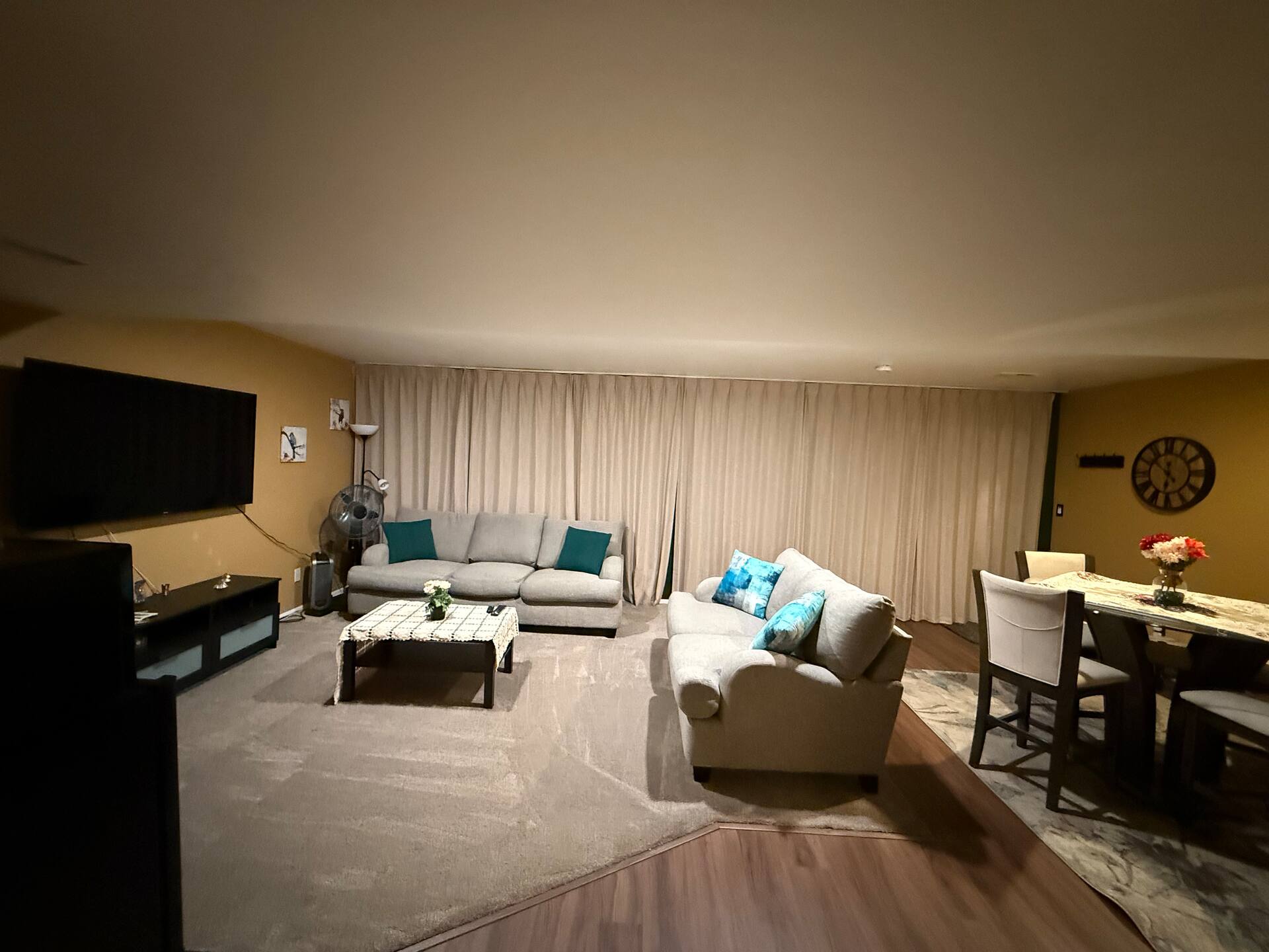 Big guest suite, 1bd, 1bth and spacious living