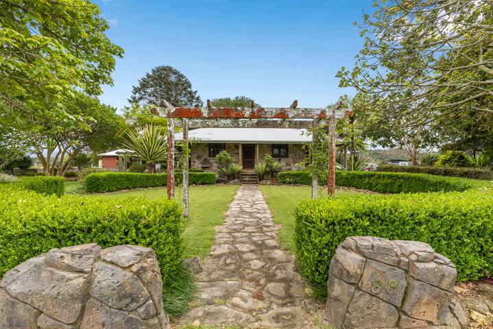 Twin River Ranch – The Main House and The Flat gallery image 2