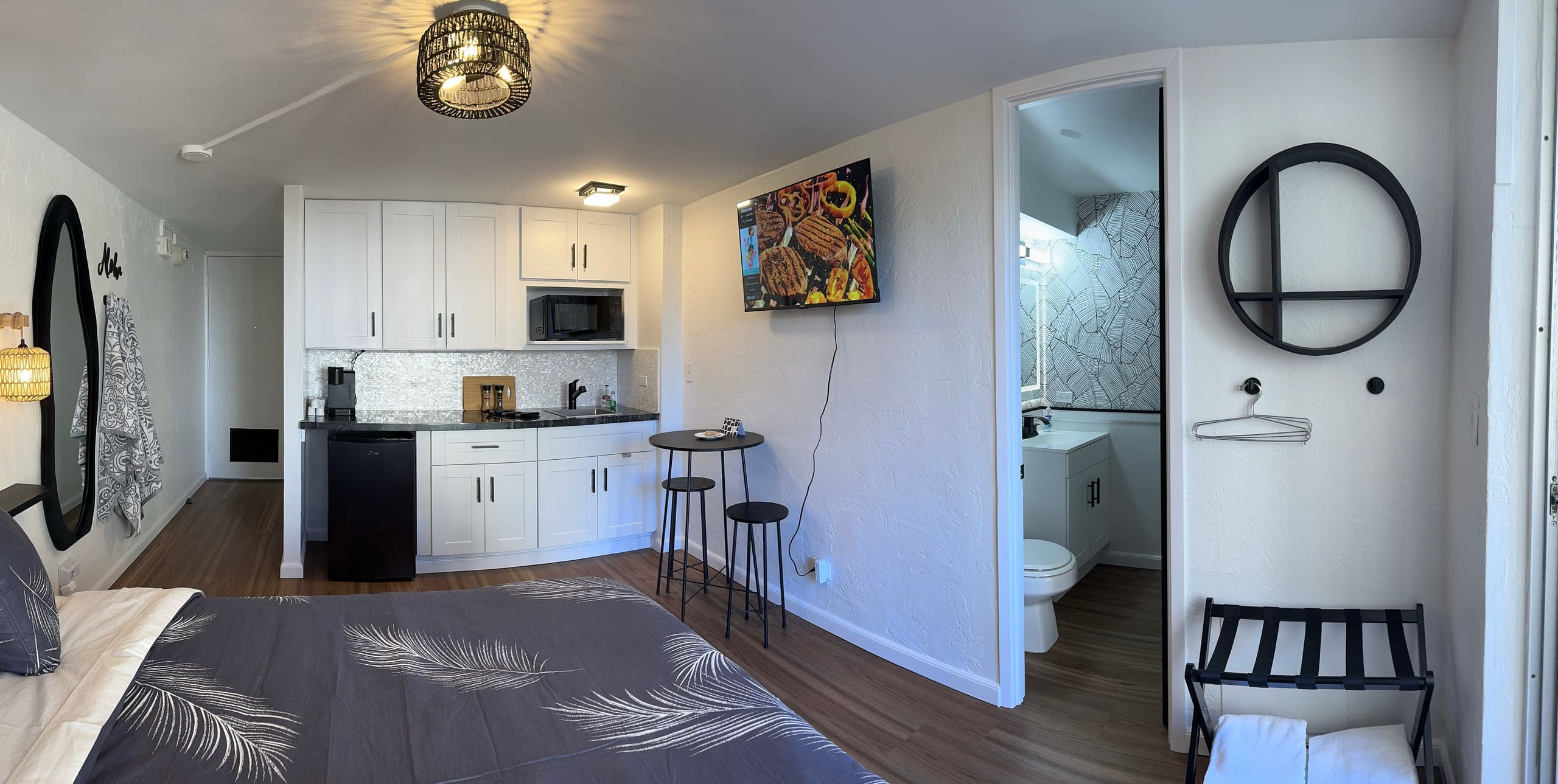 Condo in Honolulu · ★4.79 · Studio · 1 bed · 1 private bath - Image 50