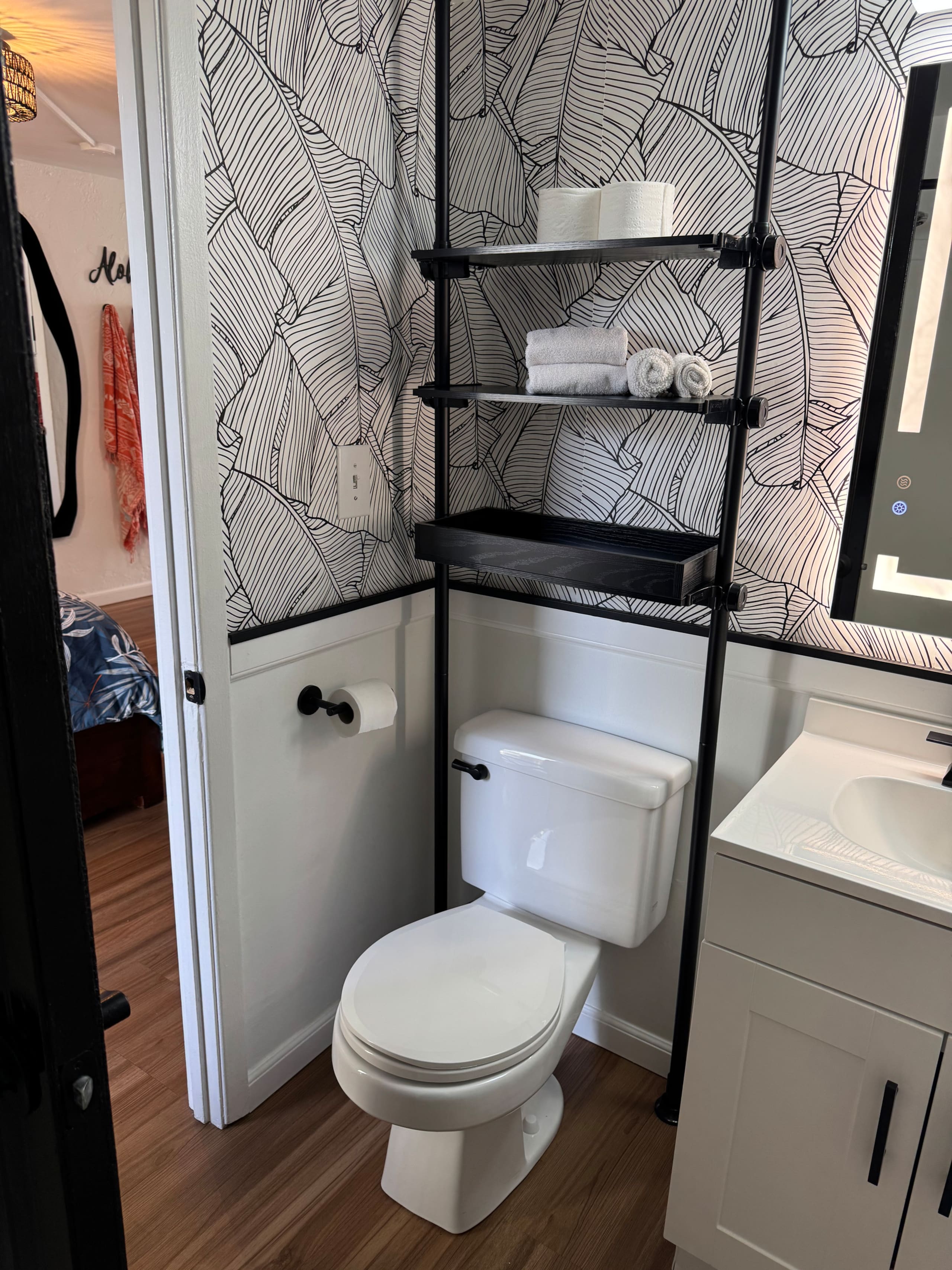 Condo in Honolulu · ★4.79 · Studio · 1 bed · 1 private bath - Image 28
