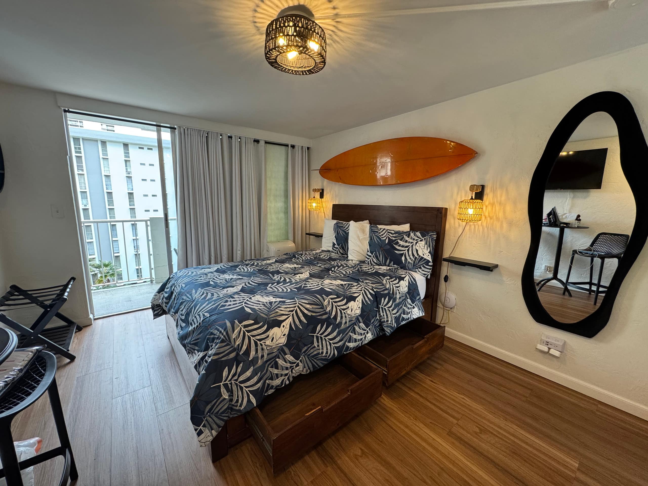 Condo in Honolulu · ★4.79 · Studio · 1 bed · 1 private bath - Image 45