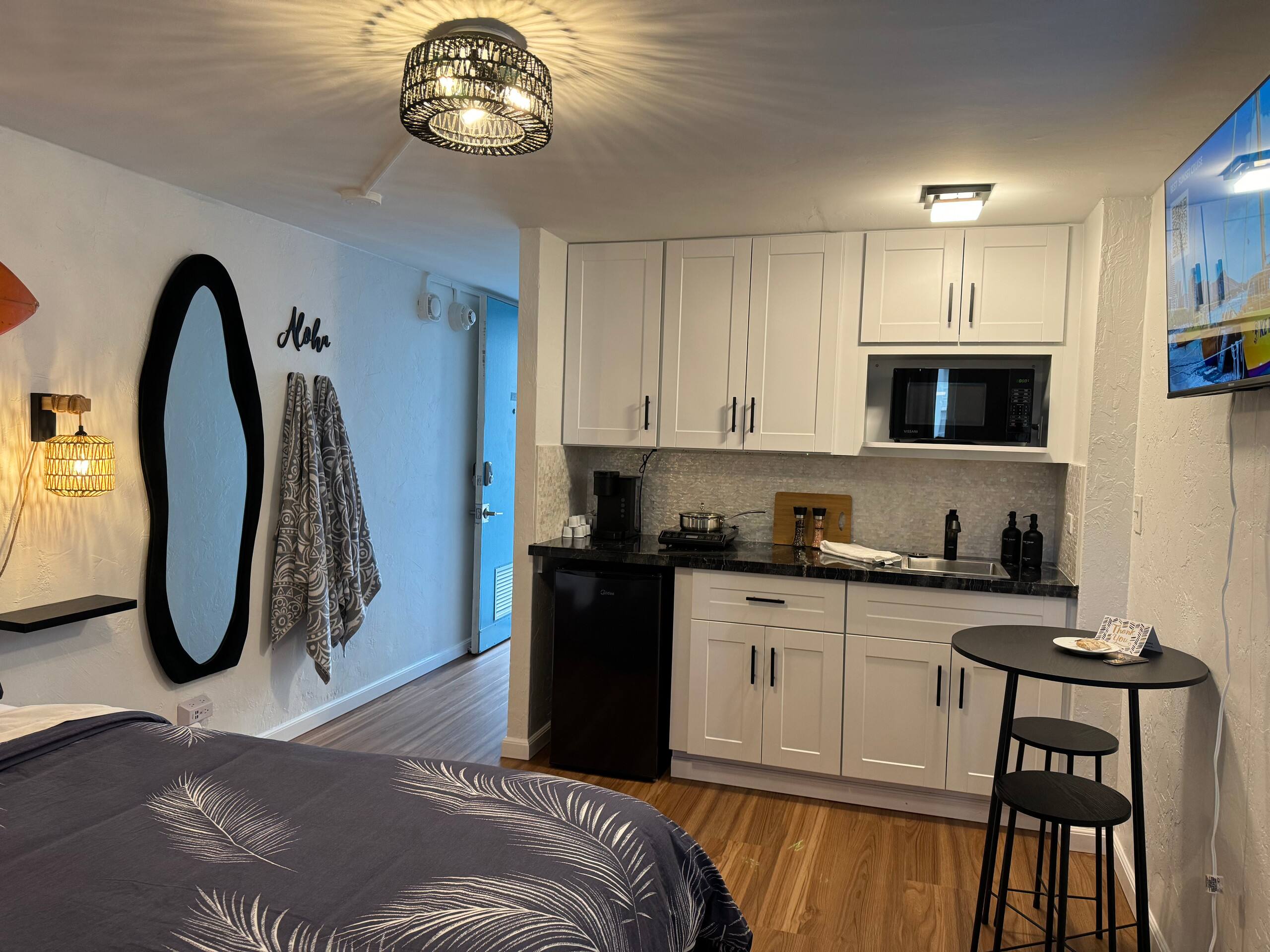 Condo in Honolulu · ★4.79 · Studio · 1 bed · 1 private bath - Image 56