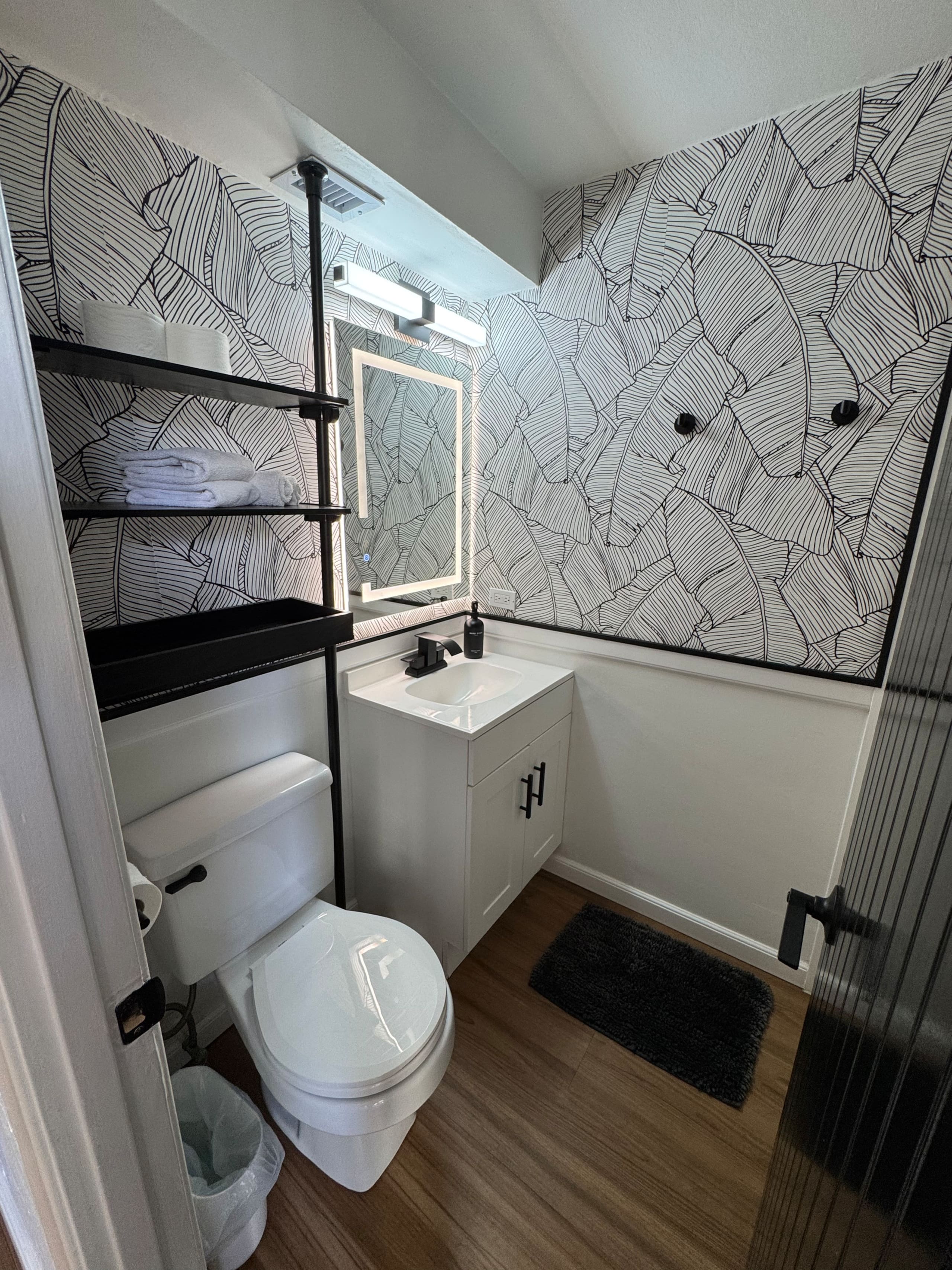 Condo in Honolulu · ★4.79 · Studio · 1 bed · 1 private bath - Image 26