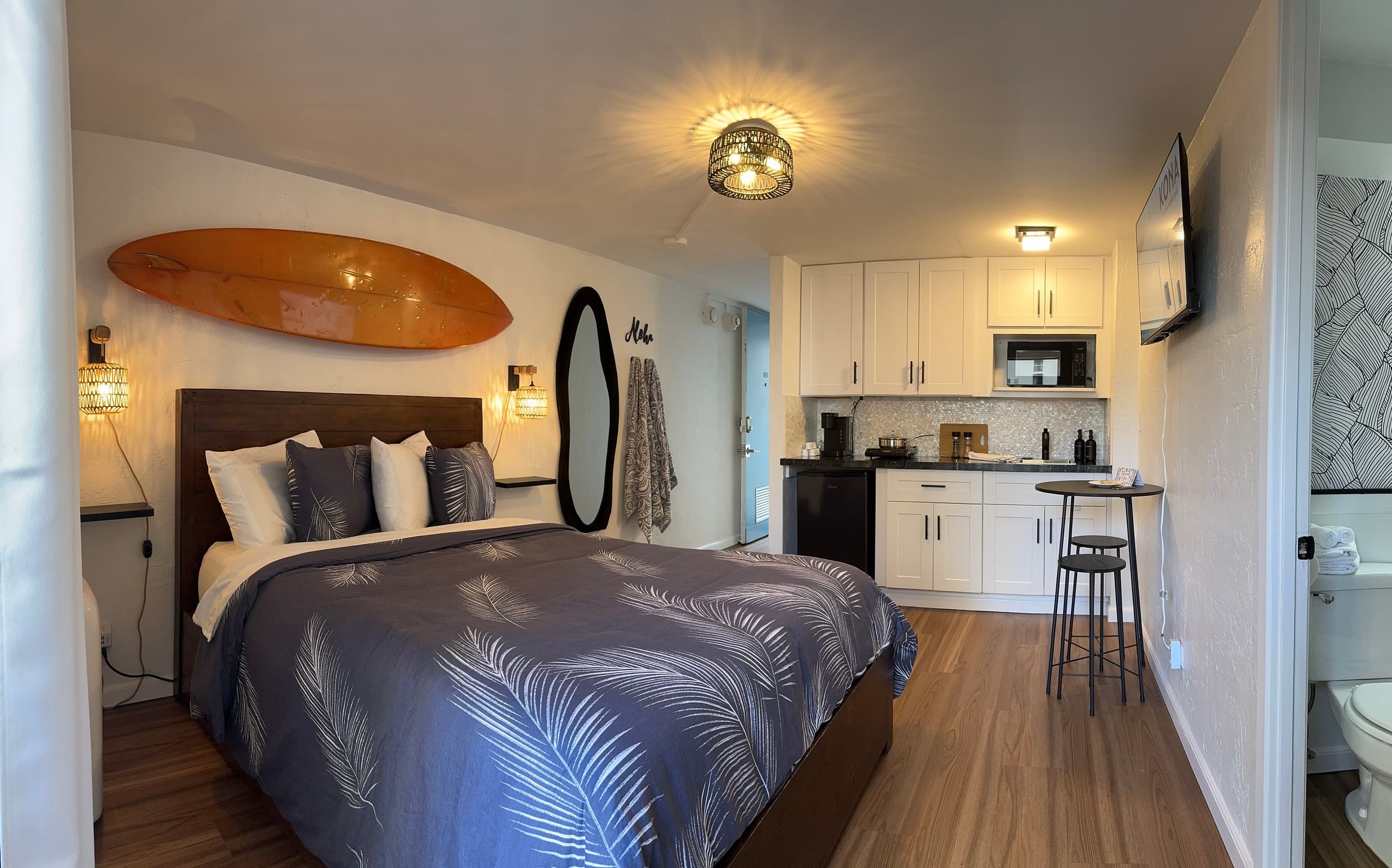 Condo in Honolulu · ★4.79 · Studio · 1 bed · 1 private bath - Image 42