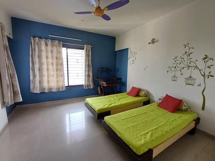 غرفة النوم 2