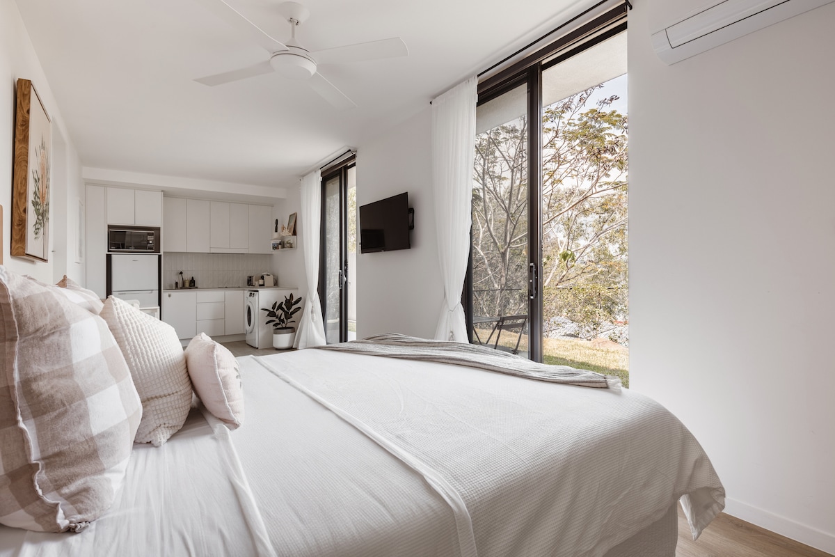 Top Airbnb: Studio Burleigh: Luxury, private, with a view in Burleigh Heads