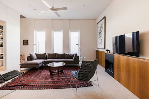 Successful Airbnb property: Architect's Warehouse Apartment on Mouat Fremantle in Fremantle