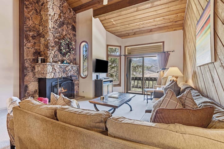 Ridgepoint Townhome 102 - Avon, CO
