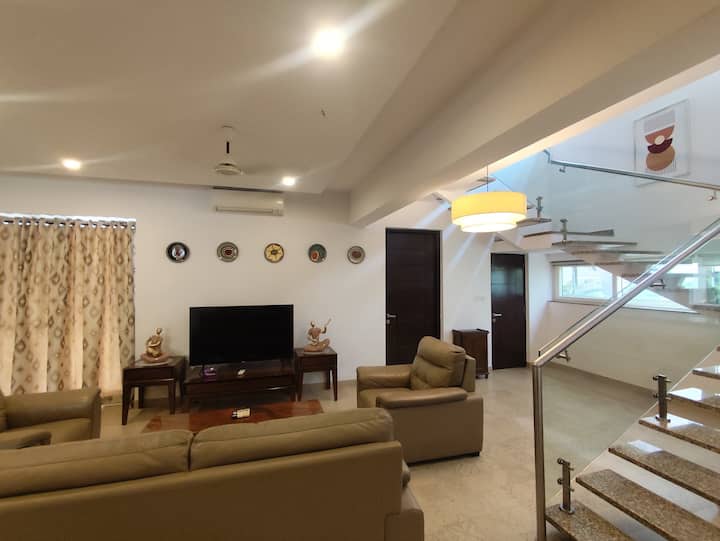 Living room image 3