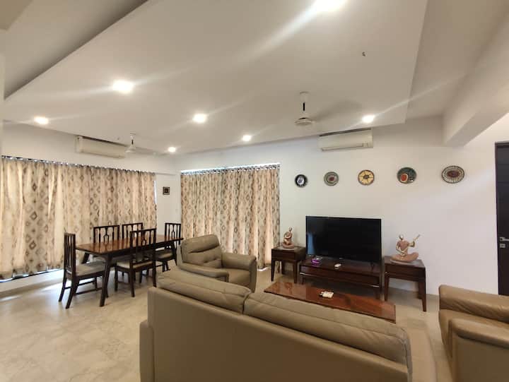 Living room image 2