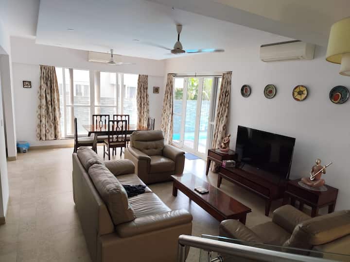 Living room image 6