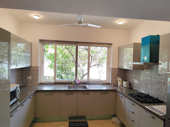 Full kitchen image 3