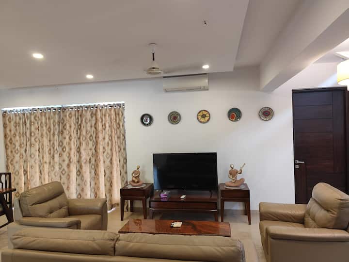 Living room image 4