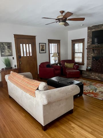 Enjoy Lake Living – 20 Mins from the Twin Cities