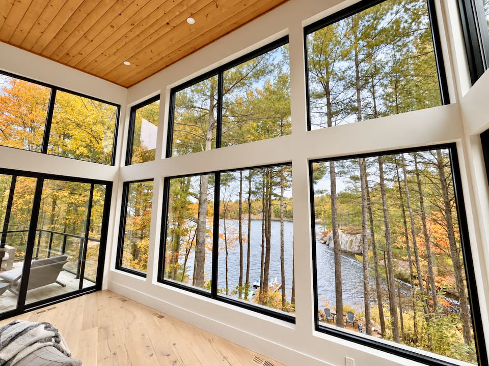 Edgewater Cottage, high in the Muskoka pines, Gravenhurst, Ontario, Canada, photo 5 of 10