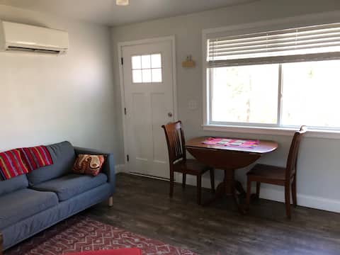 Successful Airbnb property: Tiny house in the trees in Oakland City