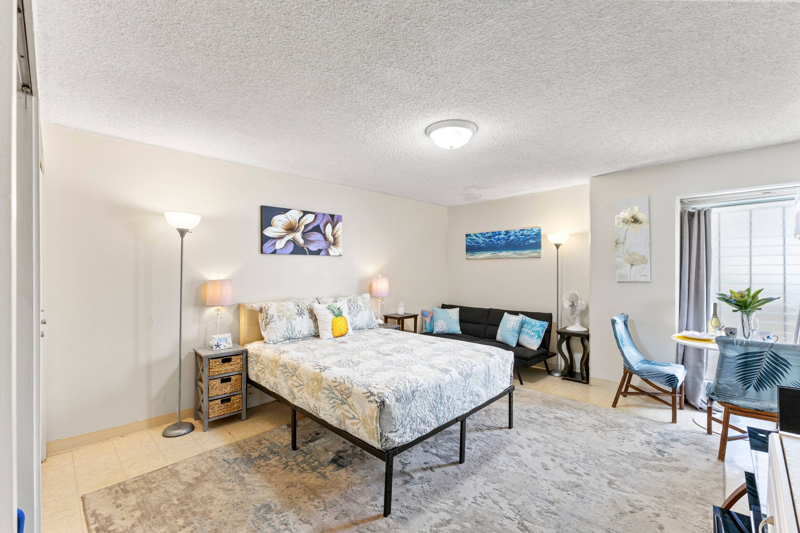 Basic Studio 🏝 1 Block To The Beach! Legally Zoned - Image 11