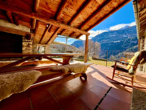 LA VAL. Rustical Villas in the Southern Swiss Alps