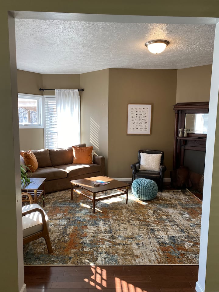 Tranquil & Spacious -Near Lake & Amenities - Cleveland, OH