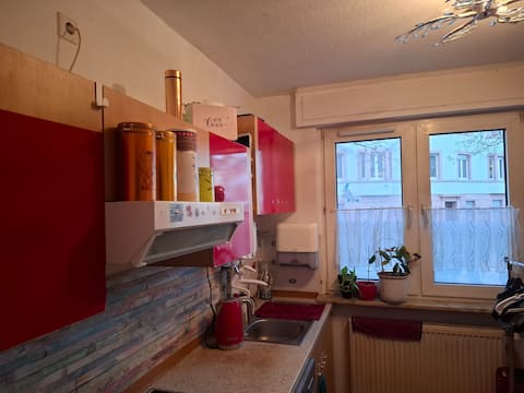 Popular Airbnb listing: Messe City apartment, whole apartment in Bockenheim