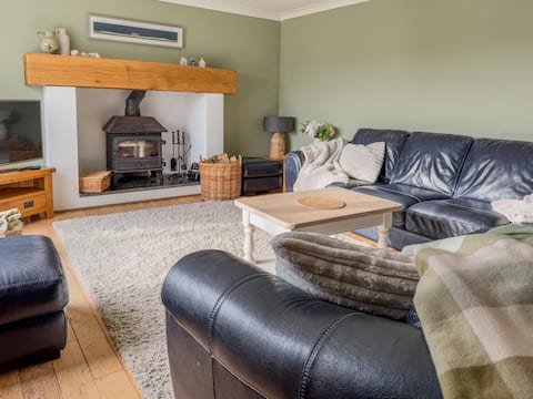 Top performing Airbnb: 6 Bedroom Beach House for Friends & Families in The Havens