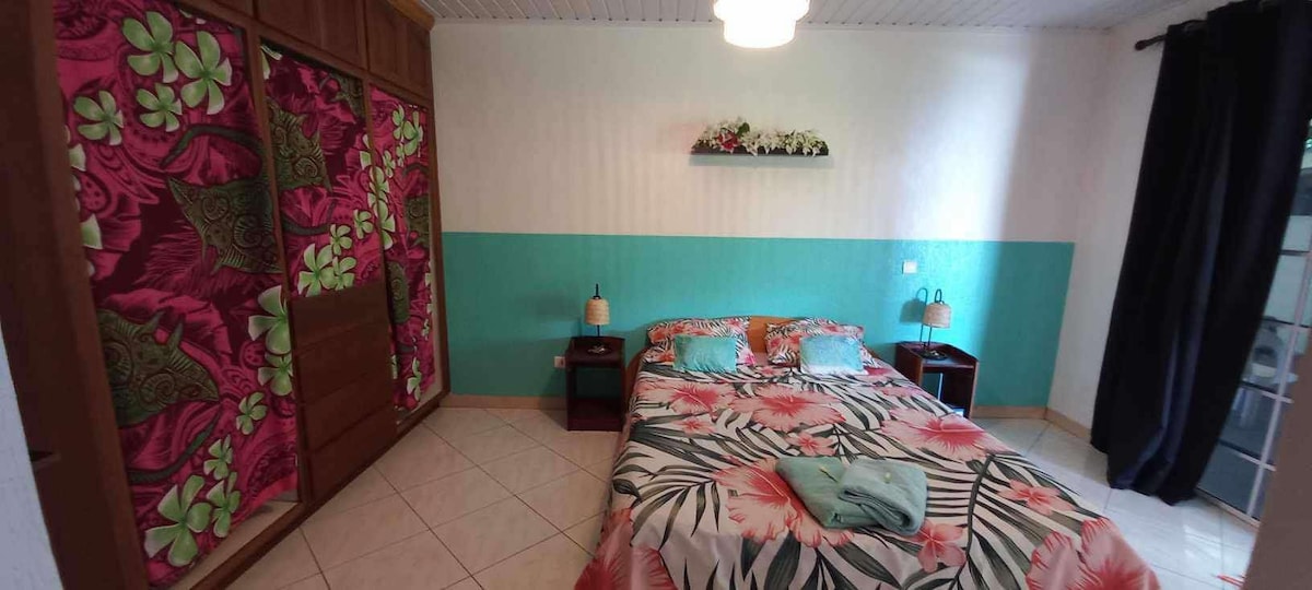 Спалня с легло, 160, самостоятелна баня и достатъчно място за съхранение