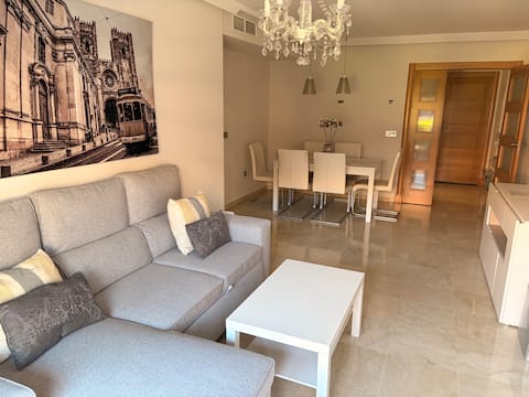 Airbnb con mejor rendimiento: Cozy, parking, WiFi, central AC, pool en Granada