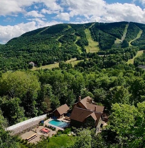 Skitopia mountain oasis with pool and spa