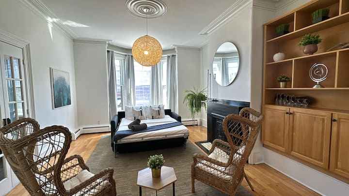 The pullout couch can be opened up into a queen bed(memory foam mattress). 
*This is the 5th bed*