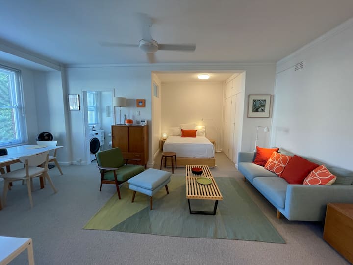 Airy Art Deco In Potts Point Sydney - Sydney