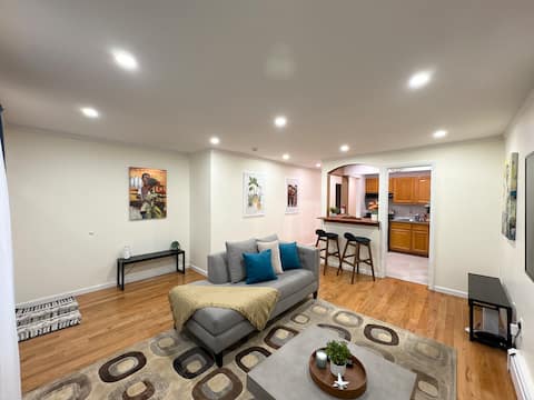 Successful Airbnb property: The Bed-Stuy Cozy Room + Suite • Near Fulton St in Bedford Stuyvesant (West)
