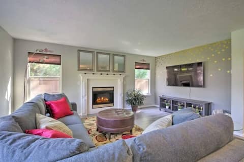 Upscale House for 17 with Firepit & Lovely Yard