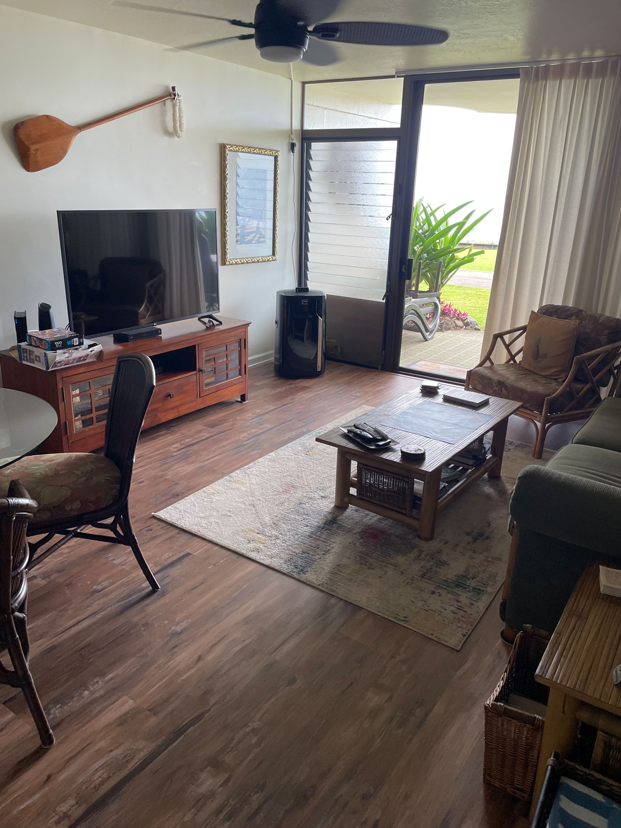 Condo in Lahaina · ★4.93 · 1 bedroom · 3 beds · 1 private bath - Image 4
