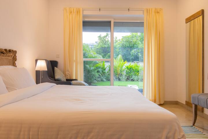 Rooms: Bedroom