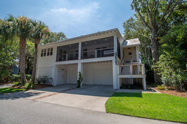 Mermaid Retreat 2 Blocks From The Beach! ~Sea Glass Cottage - Folly Beach, SC
