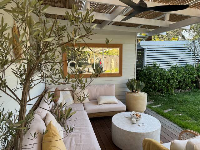 Private quintessential beach cottage, ocean views gallery image 4