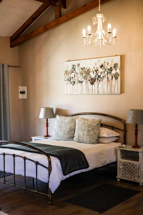 Modern Bachelor Apartment: Kraaltjie