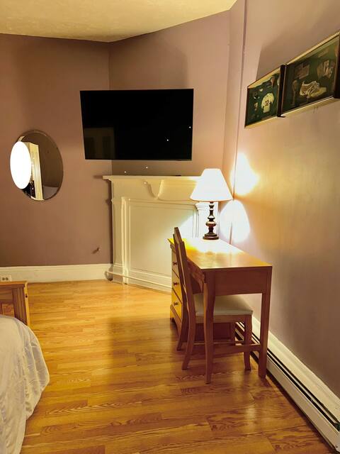 Large Private room in the heart of town.