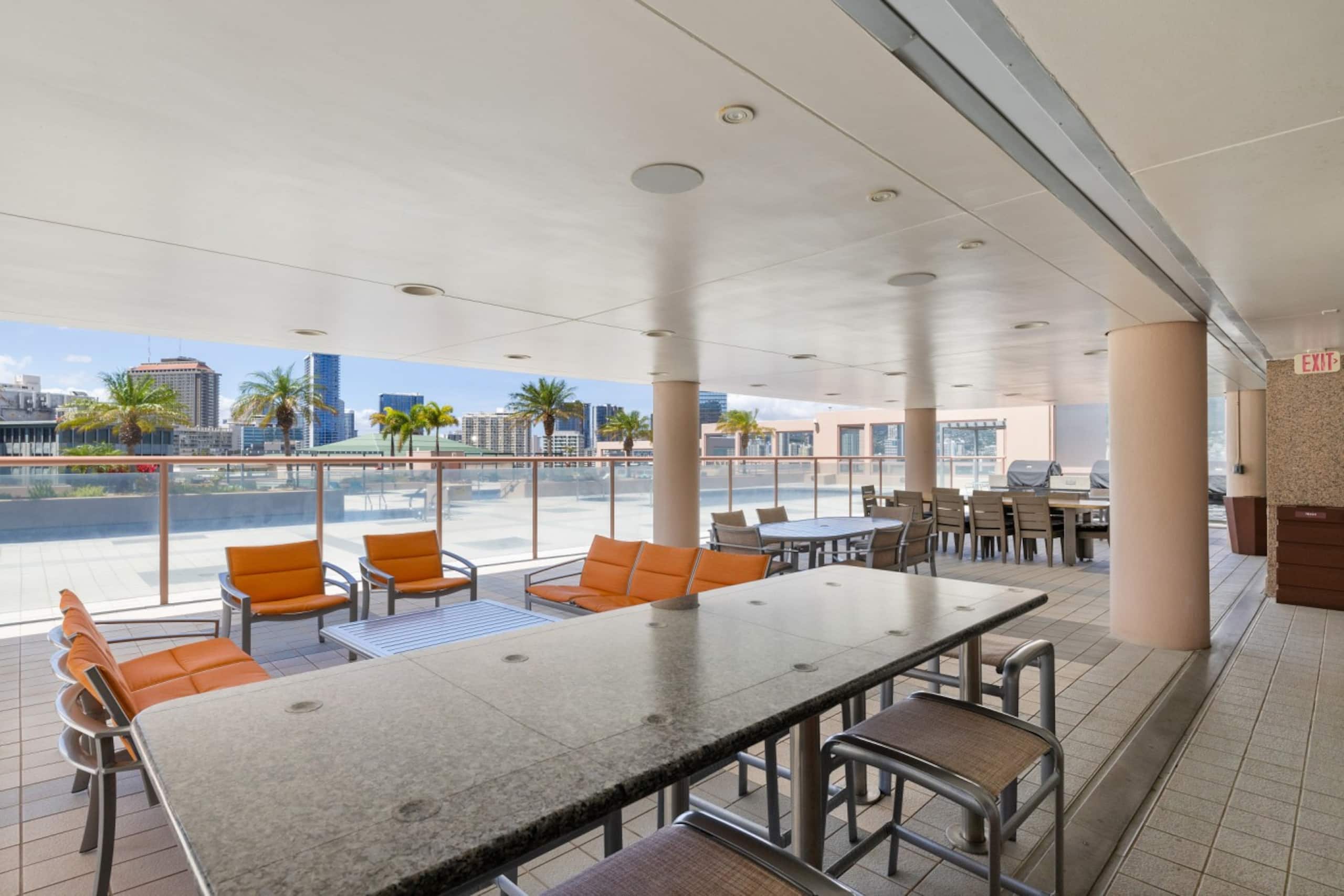 Condo in Honolulu · ★4.56 · 2 bedrooms · 2 beds · 2 baths - Image 2