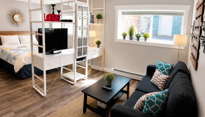 Cozy Guest Retreat Near Sfu, Hospital And Transit - Burnaby