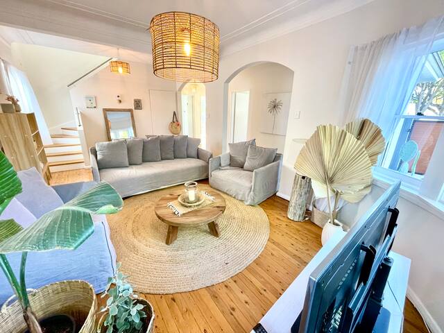 Huge family entertainer in the heart of Freshwater gallery image 4