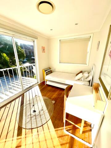 Huge family entertainer in the heart of Freshwater gallery image 5