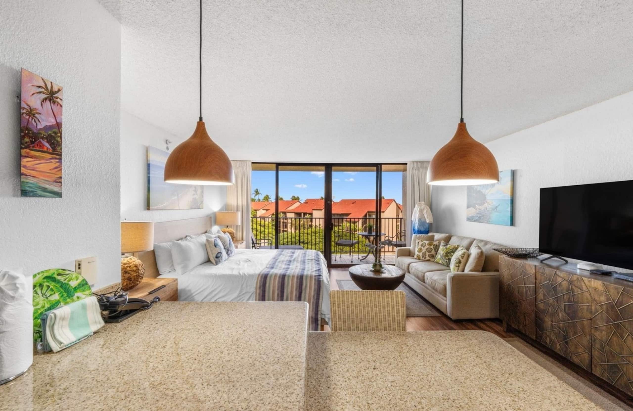 Condo in Lahaina · ★4.83 · Studio · 2 beds · 1 private bath - Image 4