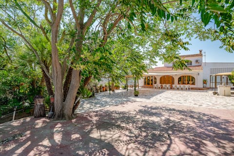 Popular Airbnb listing: Casa Mayans in Benissa