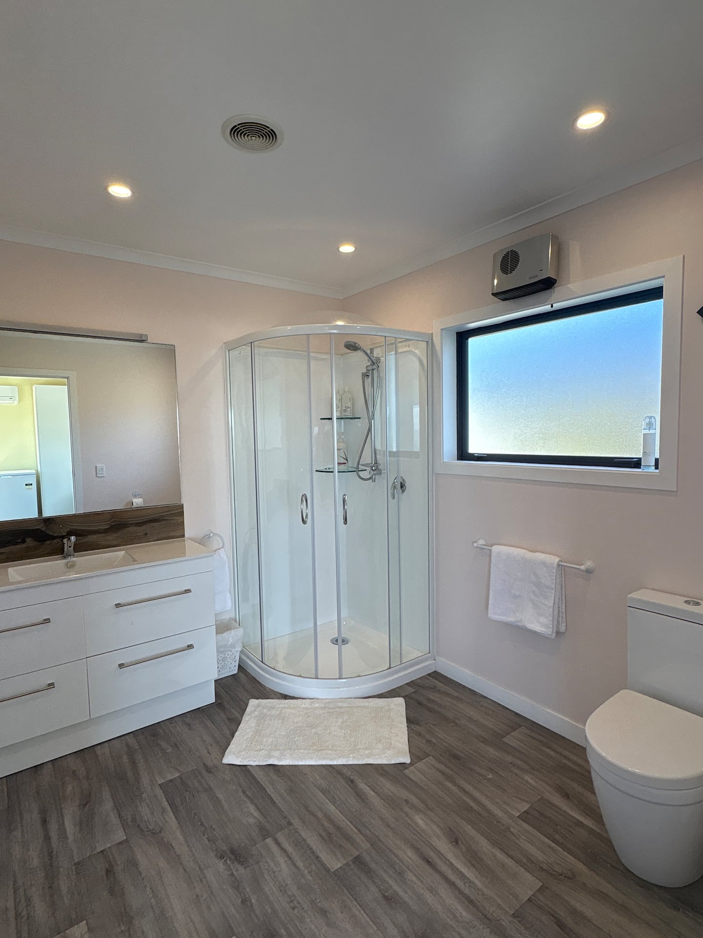 Beautiful Views - Self Contain Unit 2 5