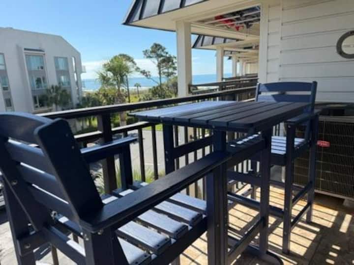 Beach Happy!-nice Ocean View Hilton Head Villa - Hilton Head Island, SC