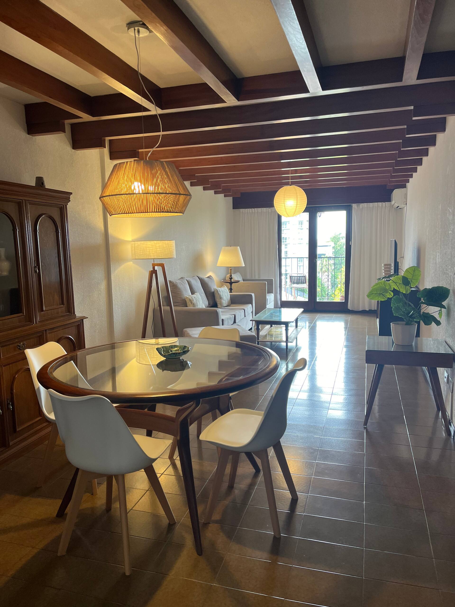 Lovely apartment in Olivos overlooking the river